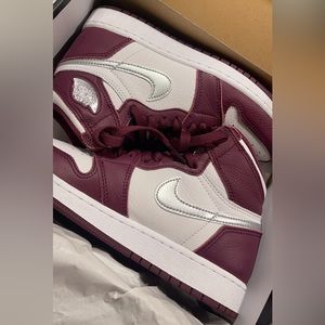 Jordan 1 Retro High OG Bordeaux(GS), 4.5Y